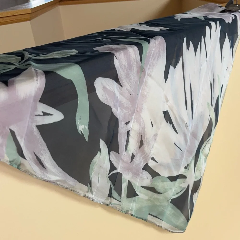 Vince Camuto Brush Floral Painterly Scarf,Square, 27x27, Black/Green Refined,EUC
